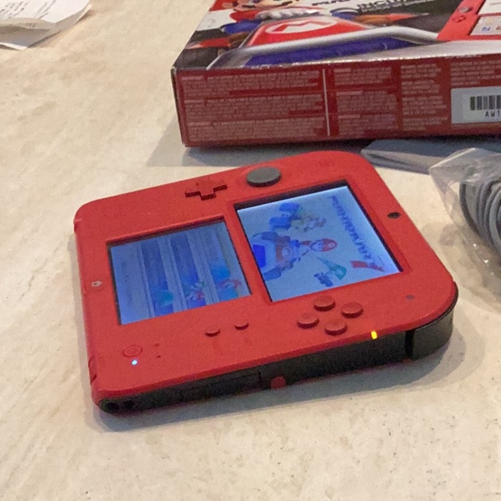 Mario Kart 7 Nintendo 2DS Console Handheld System Red & Charger Game & Box - Picture 7 of 16